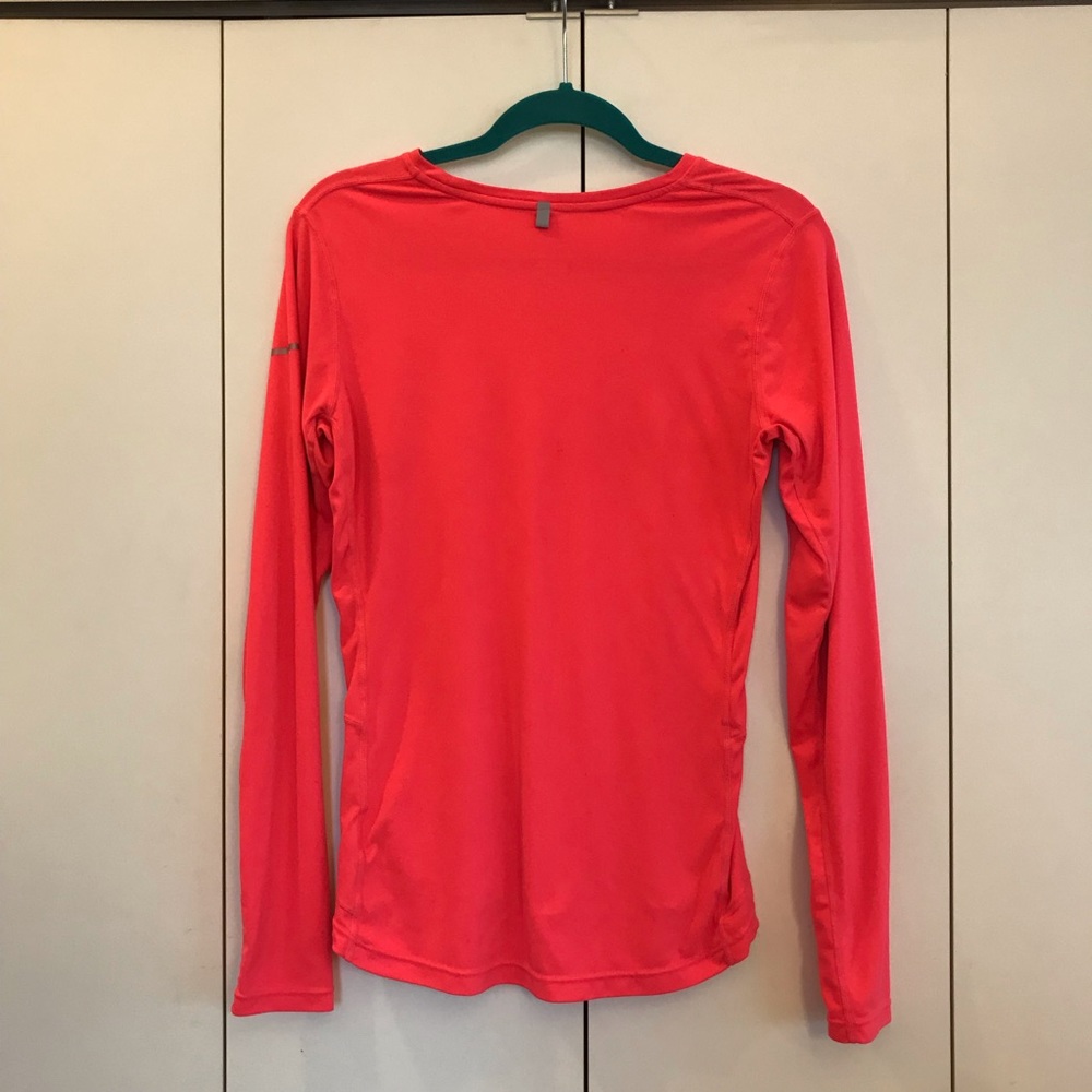 Nike DriFit long sleeve shirt - Picture 2 of 3